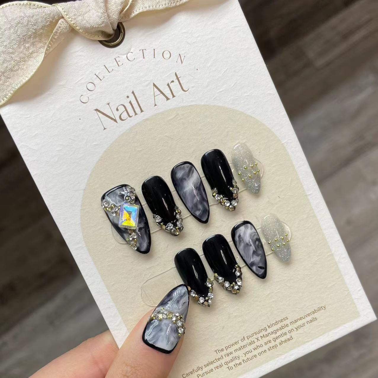 Handmade Press on Nails Black  - огляд і ціна Resin Art Glitter